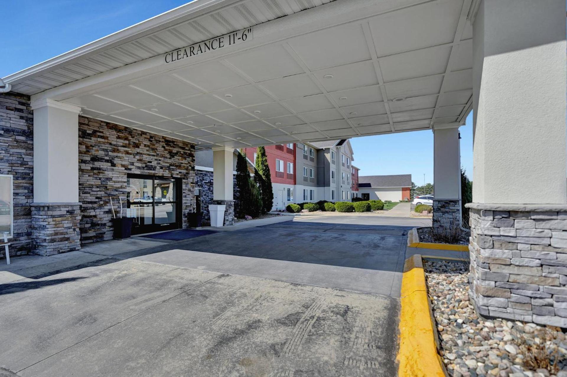 Holiday Inn Express Hotel & Suites Beatrice by IHG photo 29