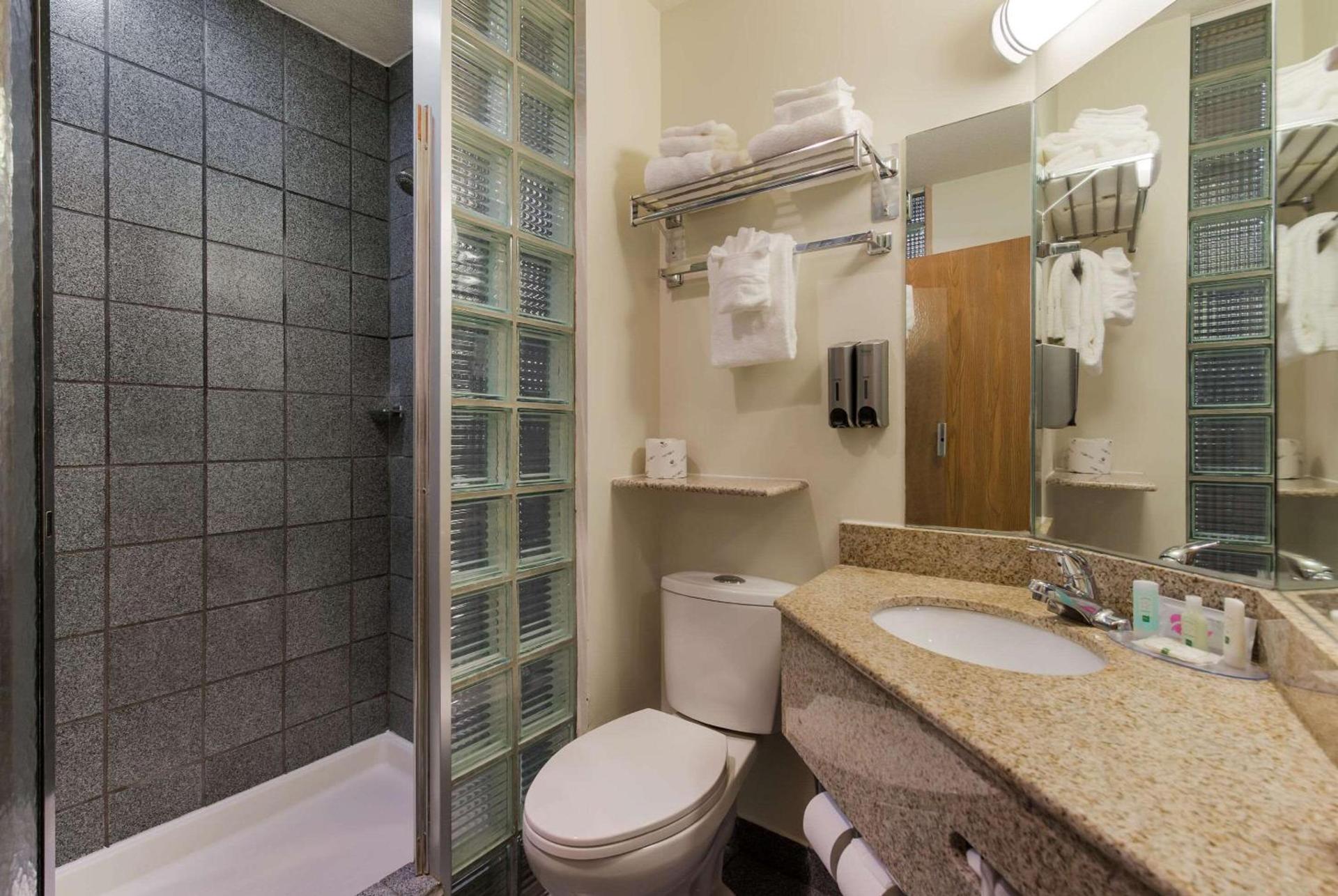 Quality Inn & Suites Red Wing photo 15