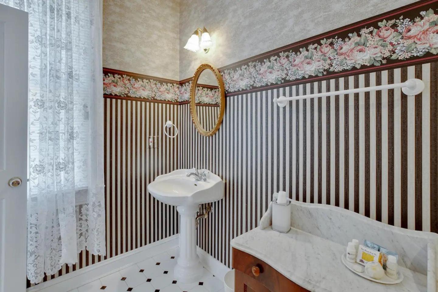 Inn at Poplar Corner B&B on Chincoteague Island photo 11
