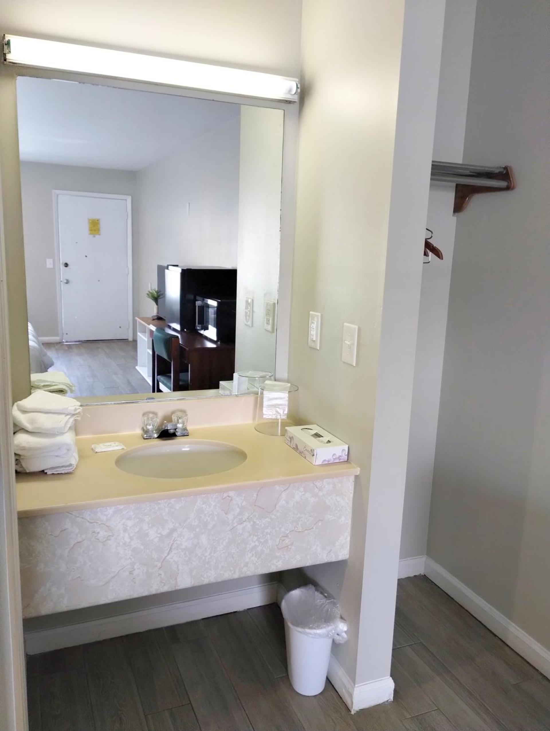 Gateway Inn photo 16