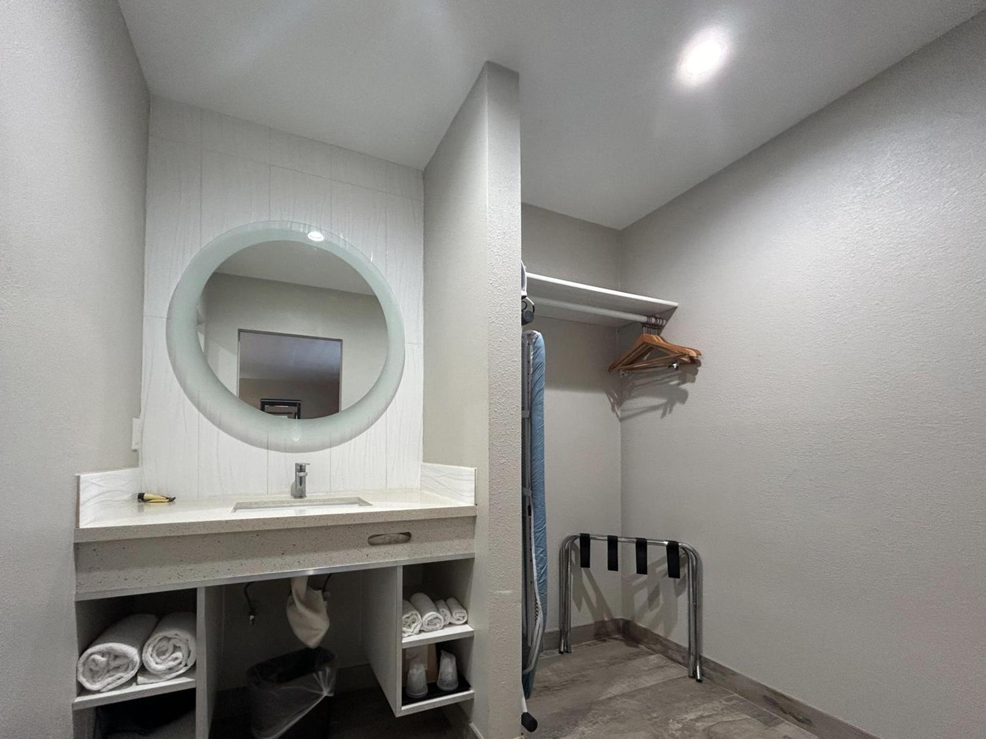 Motel 6 Pasadena, CA Old Town Pasadena Area photo 3