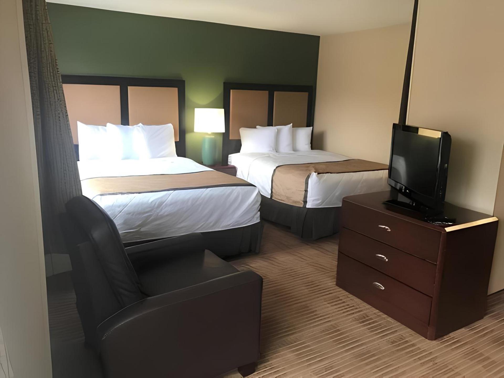 Candlewood Suites Houston Space Center - Webster photo 34
