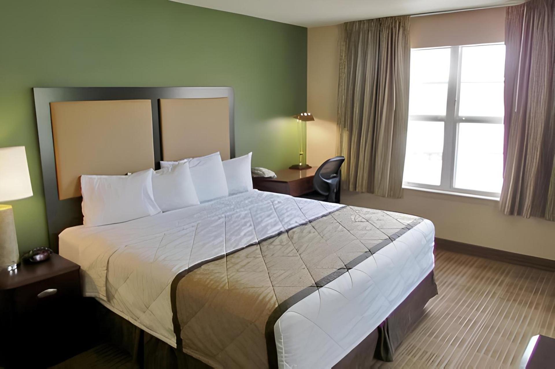 Candlewood Suites Houston Space Center - Webster photo 45