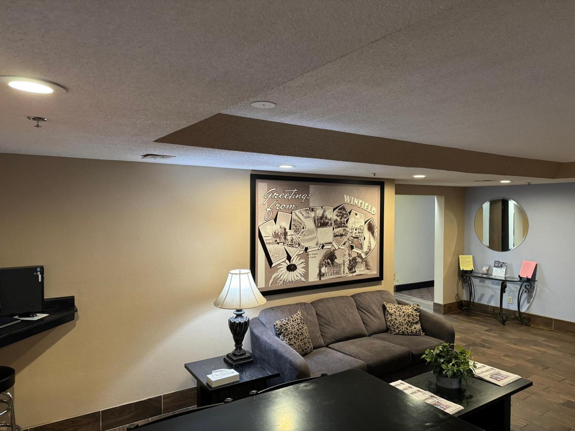 Super 8 by Wyndham Winfield-Quail Ridge Area photo 28