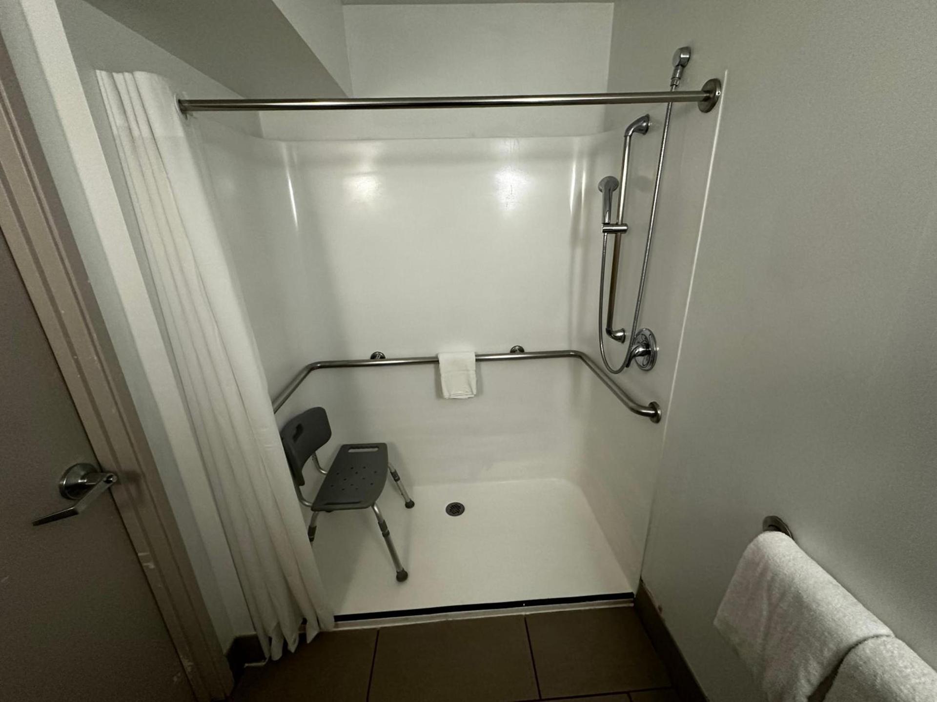 Country Inn & Suites by Radisson, Chicago O'Hare South, IL photo 22