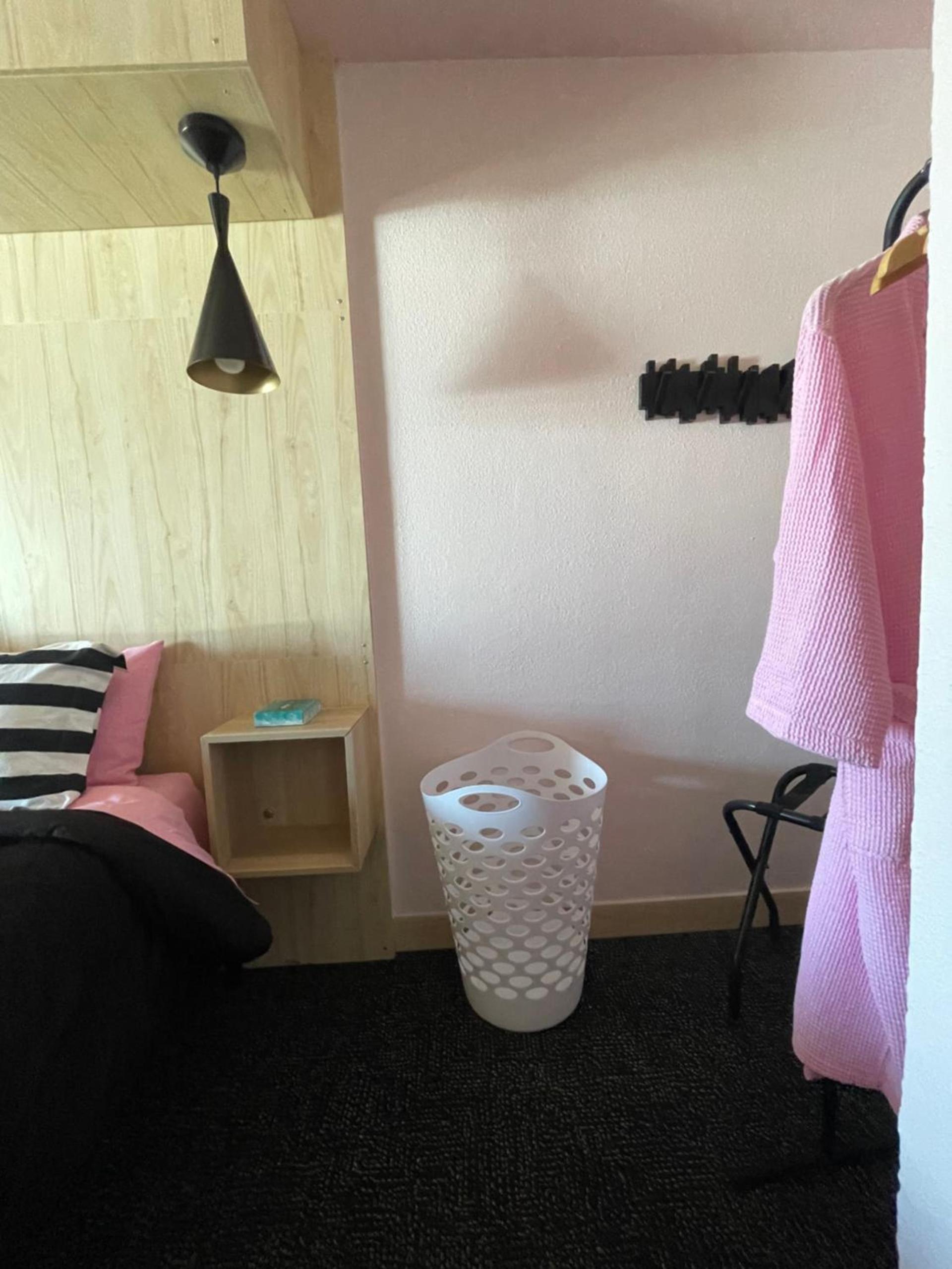 Rainbow Motel photo 39