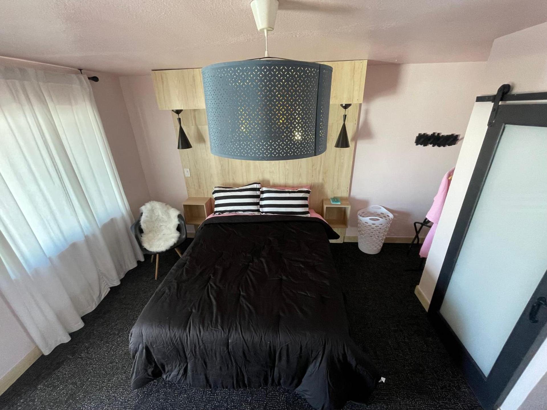 Rainbow Motel photo 43
