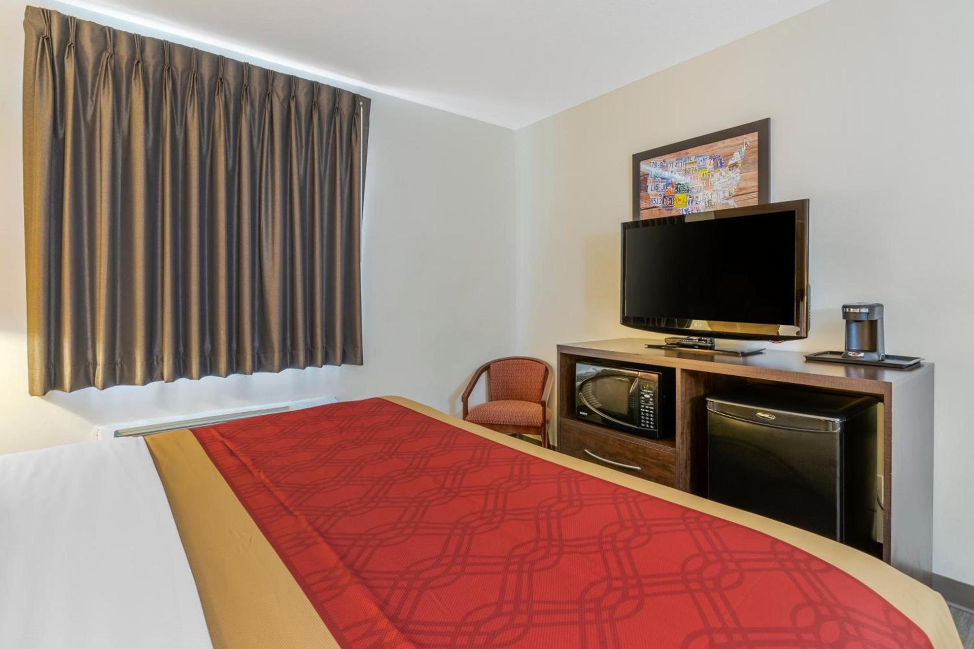 Econo Lodge Inn & Suites Des Moines Fairgrounds Area photo 33