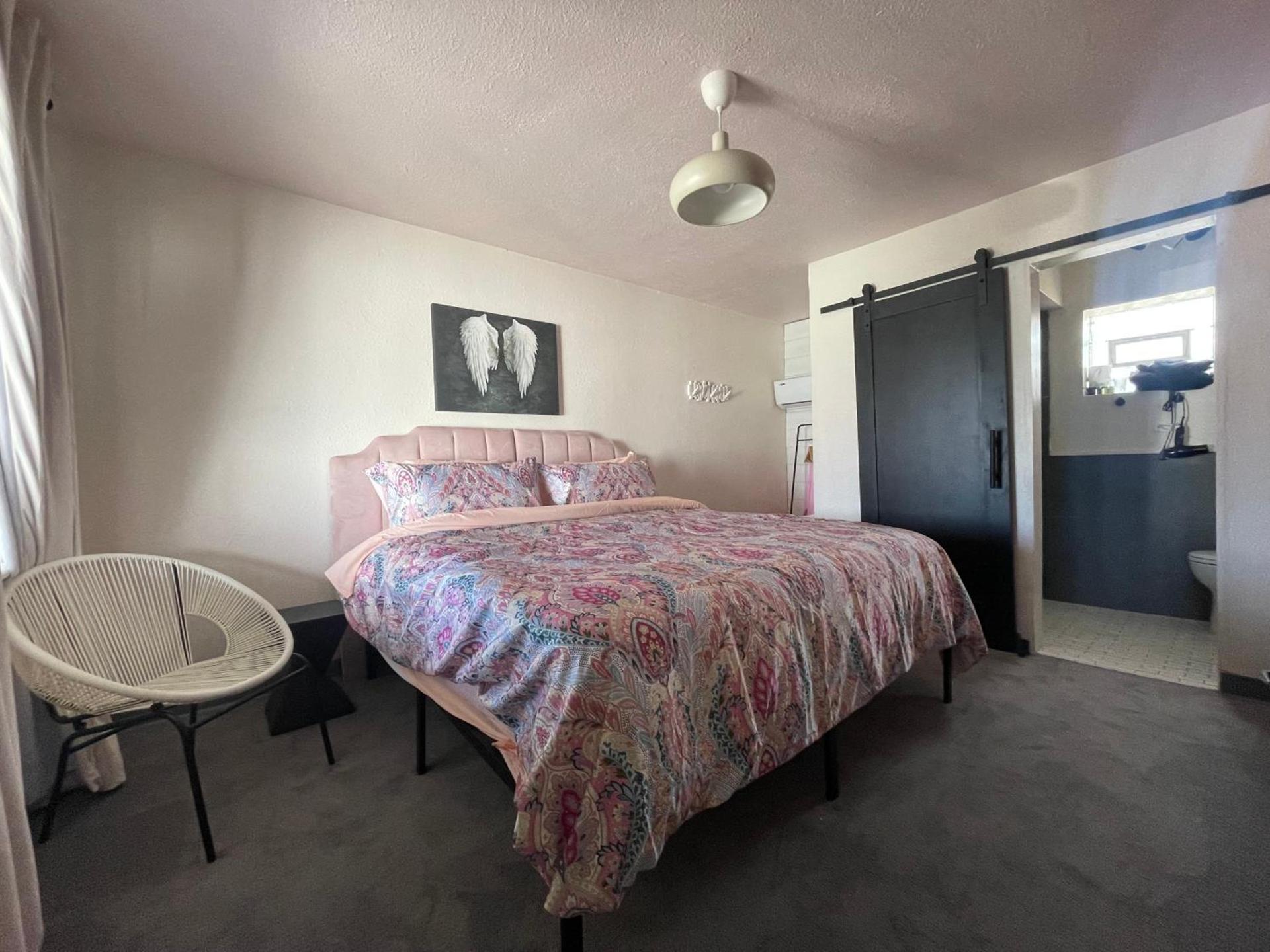 Rainbow Motel photo 9