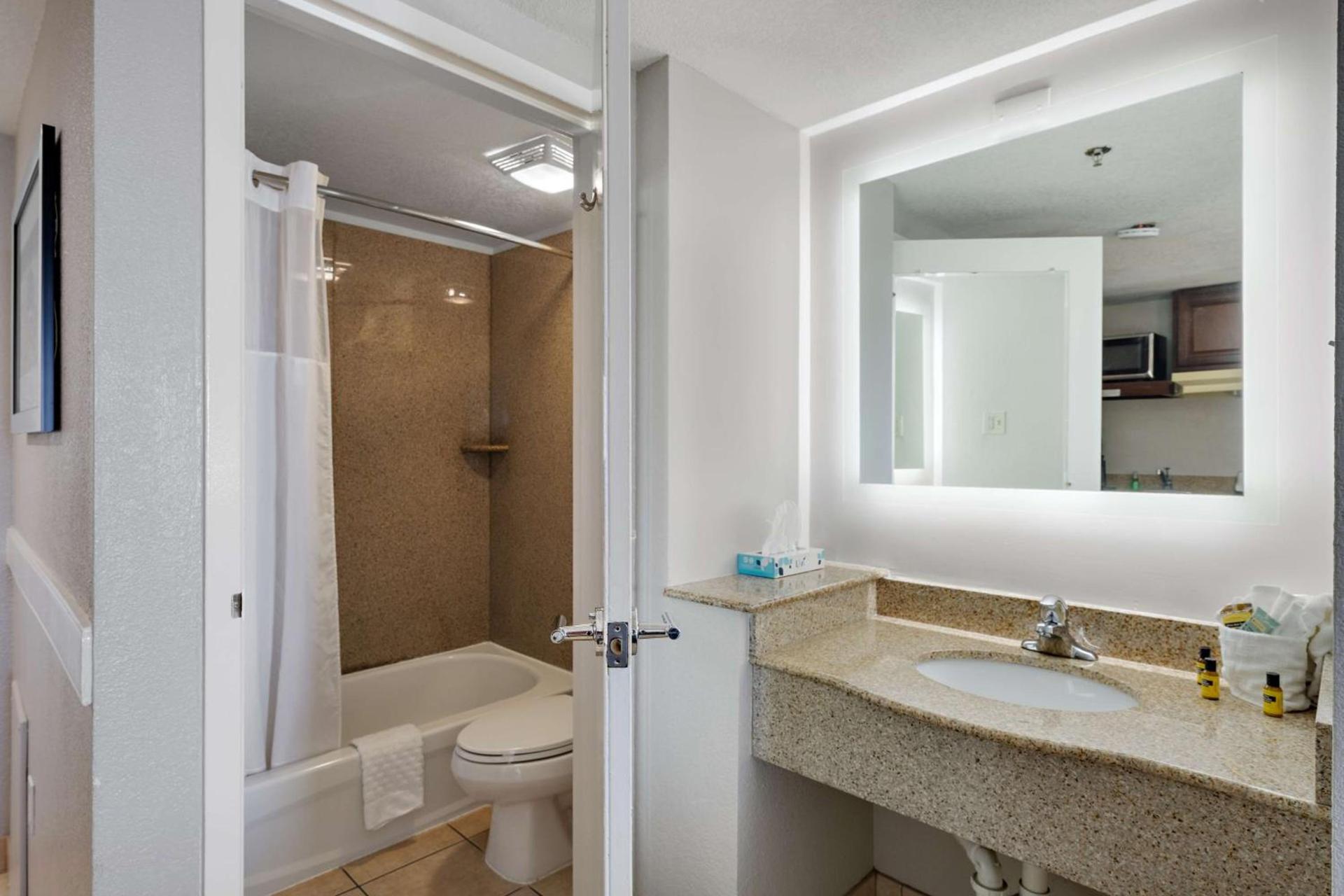 Best Western Plus Chesapeake Bay-Norfolk photo 35
