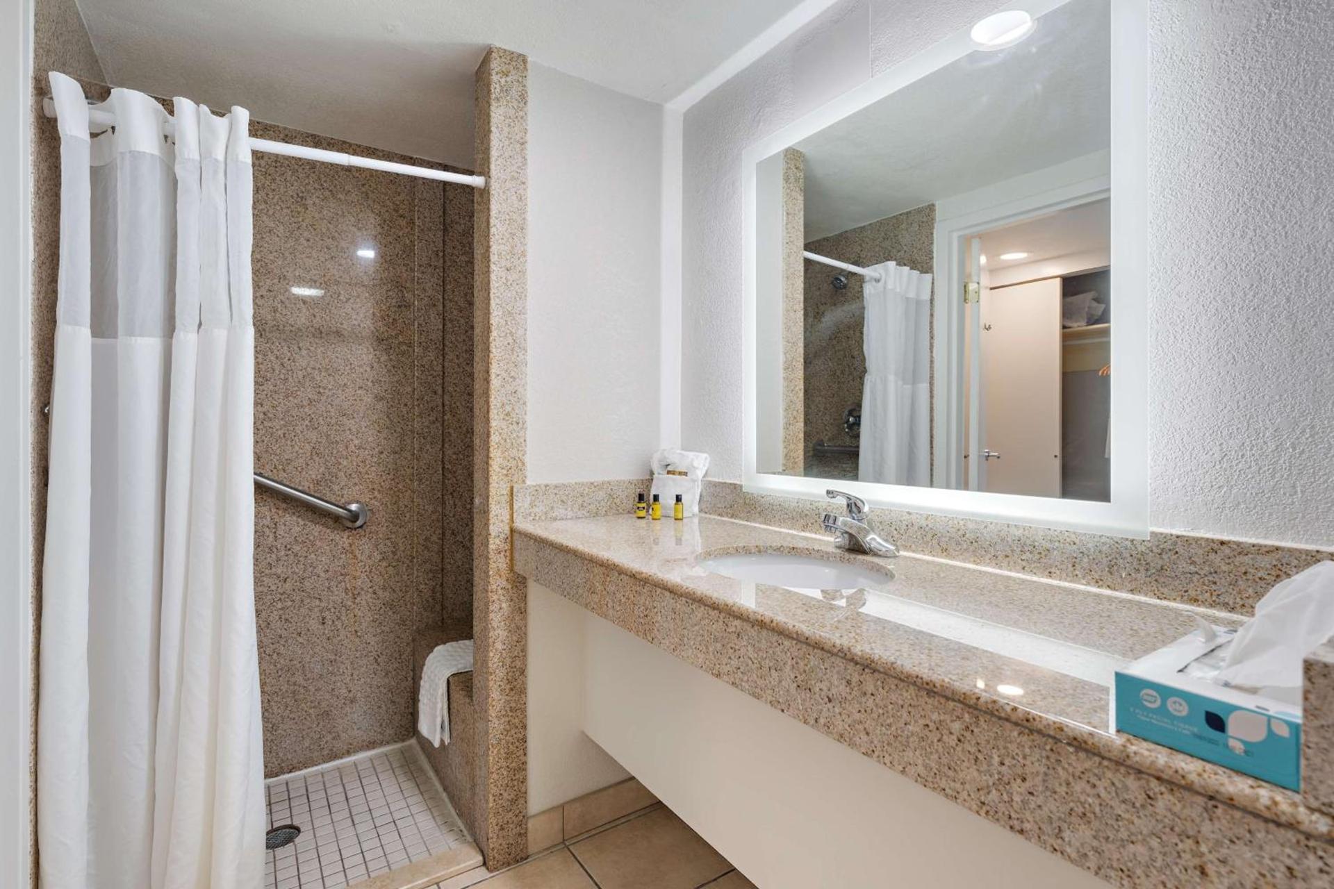Best Western Plus Chesapeake Bay-Norfolk photo 37