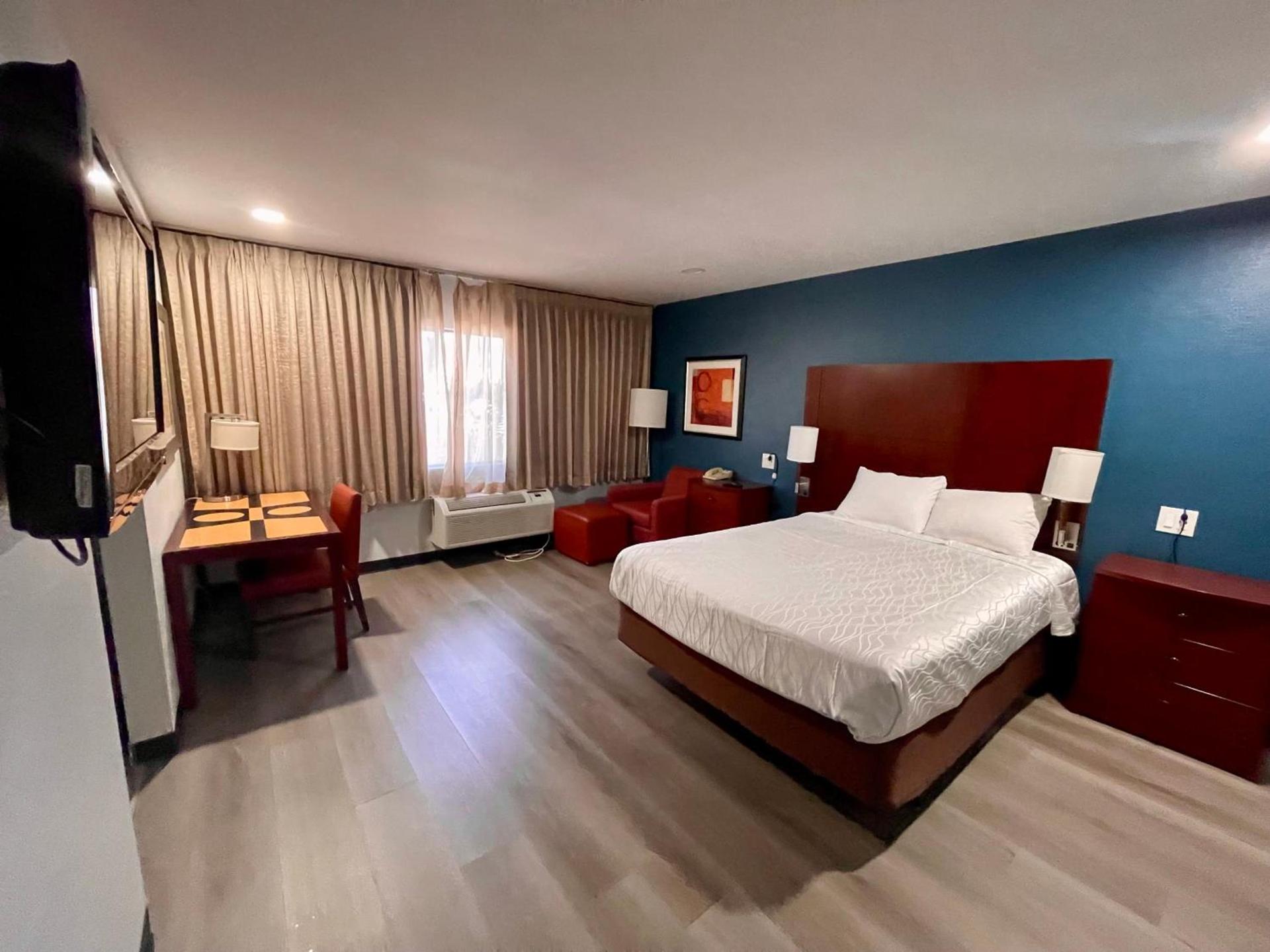 Portside Inn & suites photo 15