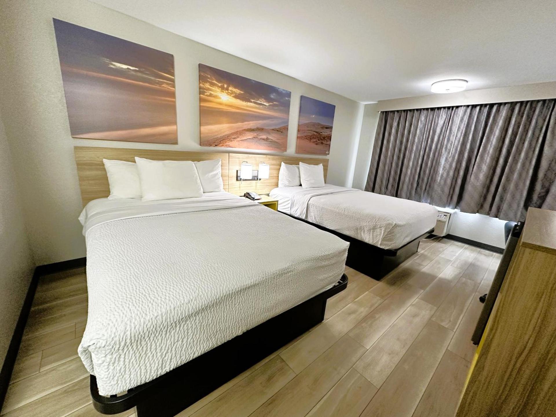 Days Inn by Wyndham Holland photo 17