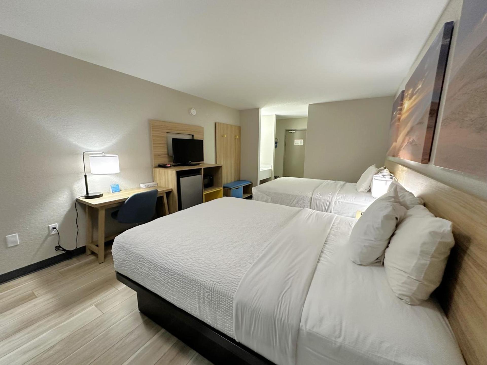 Days Inn by Wyndham Holland photo 18