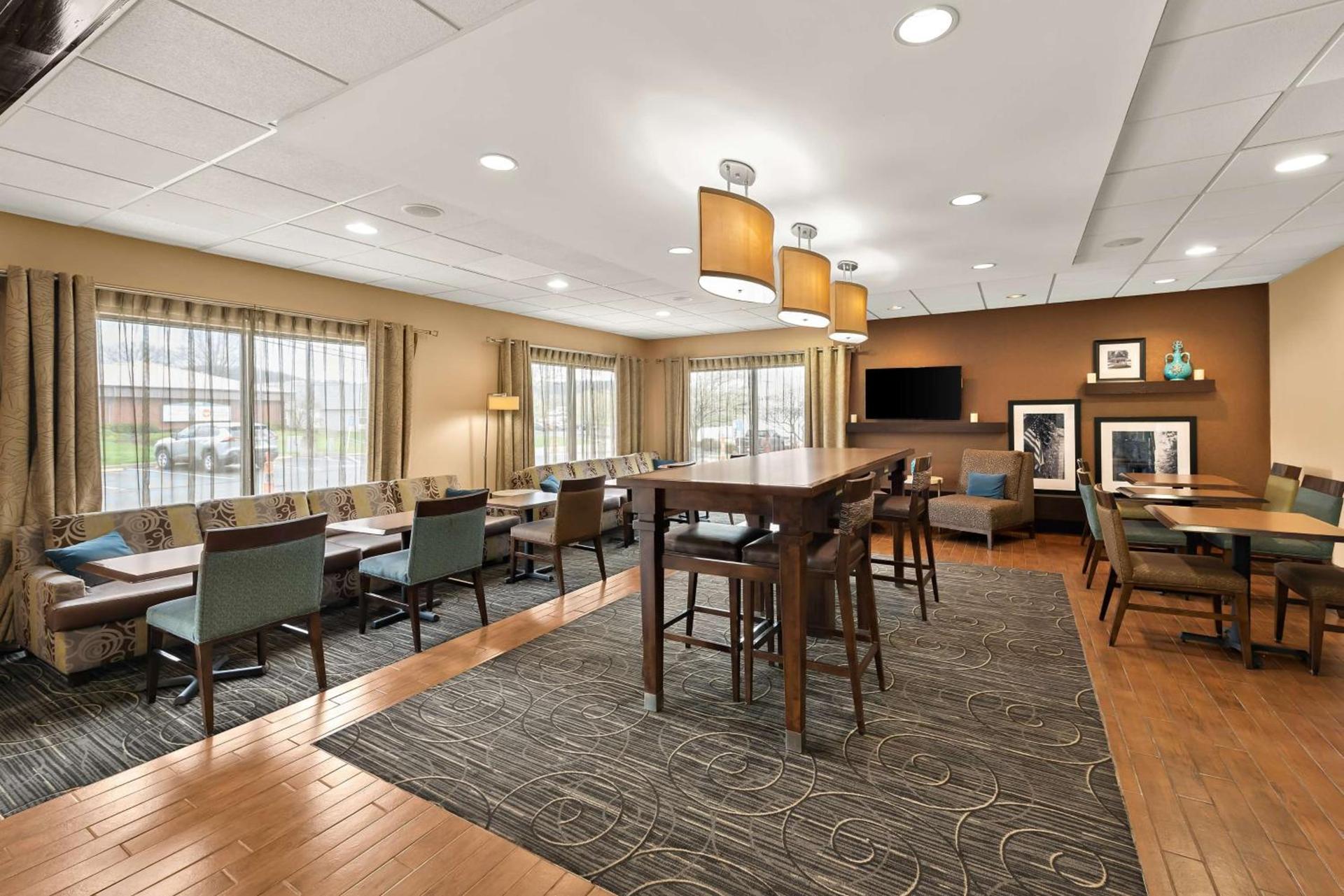 Hampton Inn Lancaster photo 13