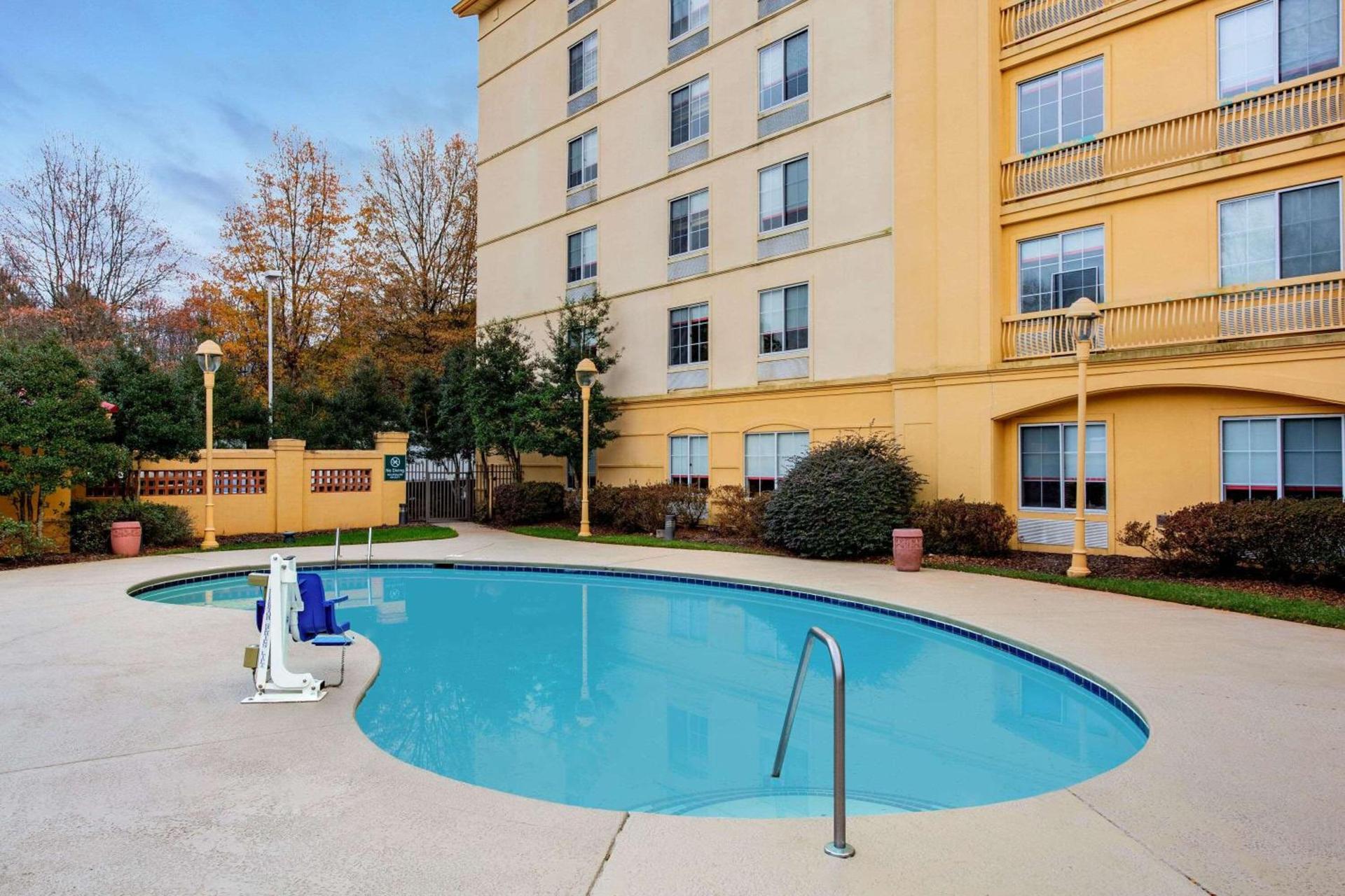La Quinta by Wyndham Raleigh/Durham Southpoint photo 11