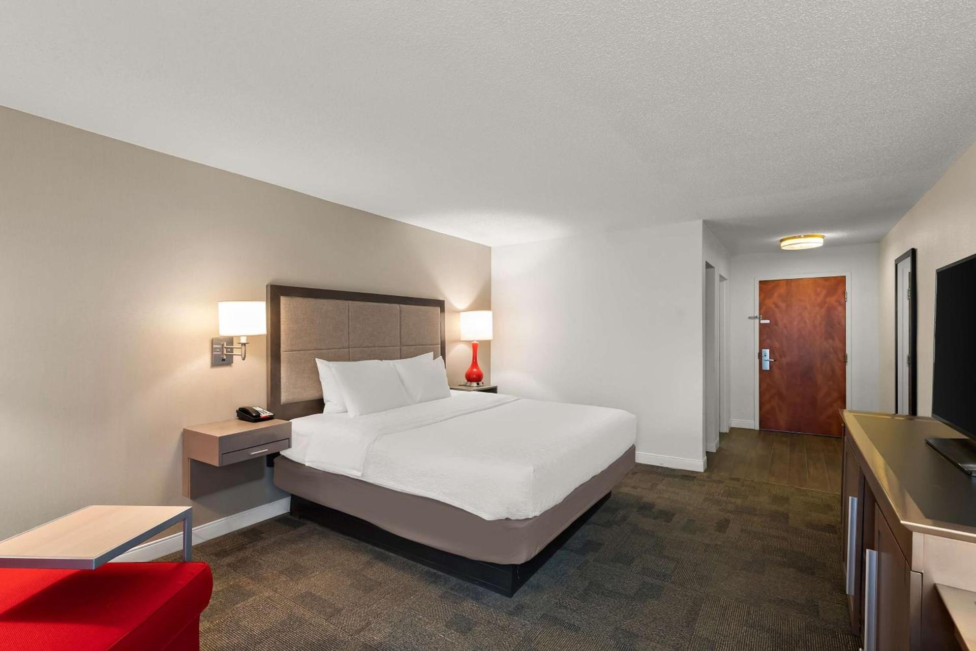 Hampton Inn Lancaster photo 32