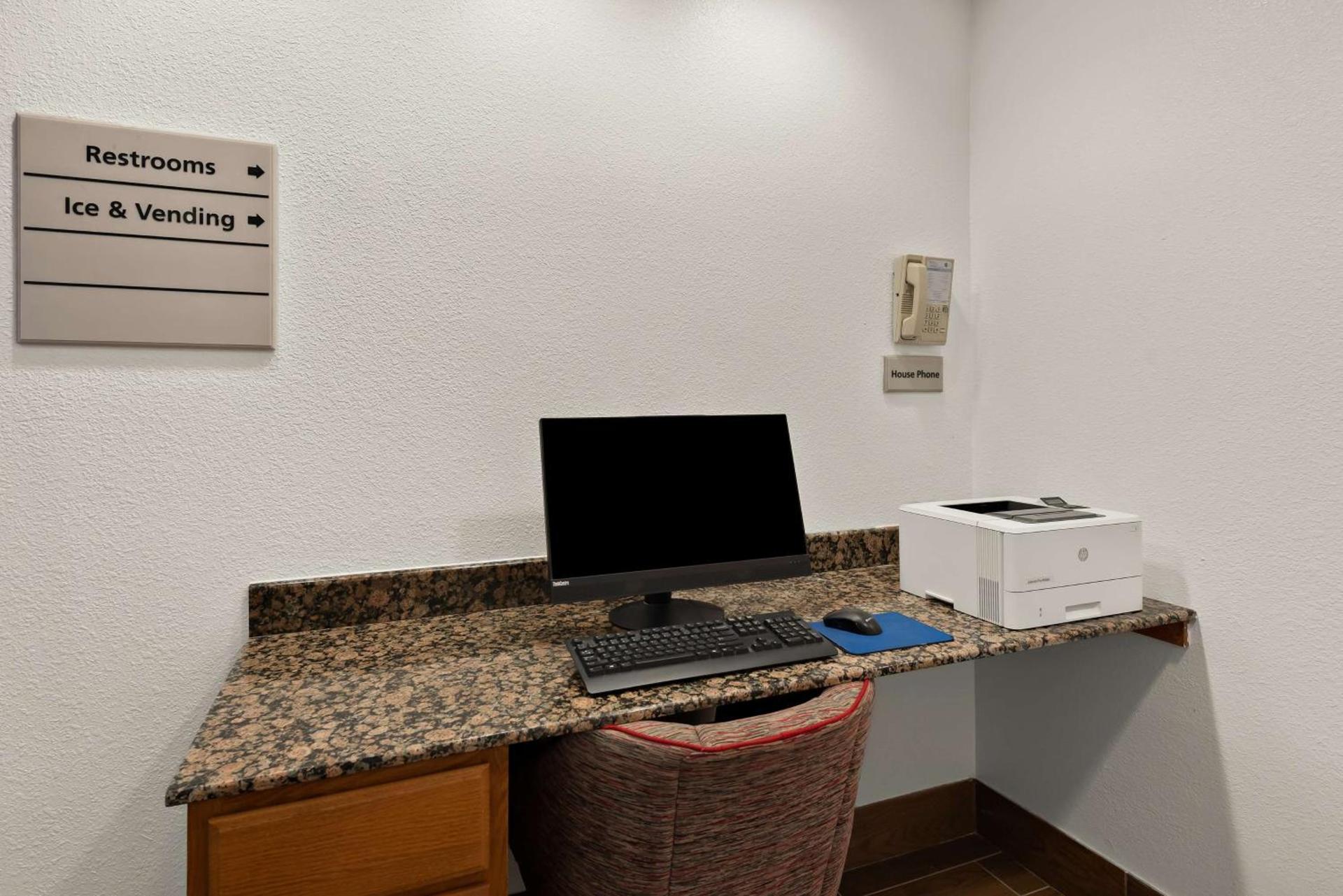 Hampton Inn Lancaster photo 40