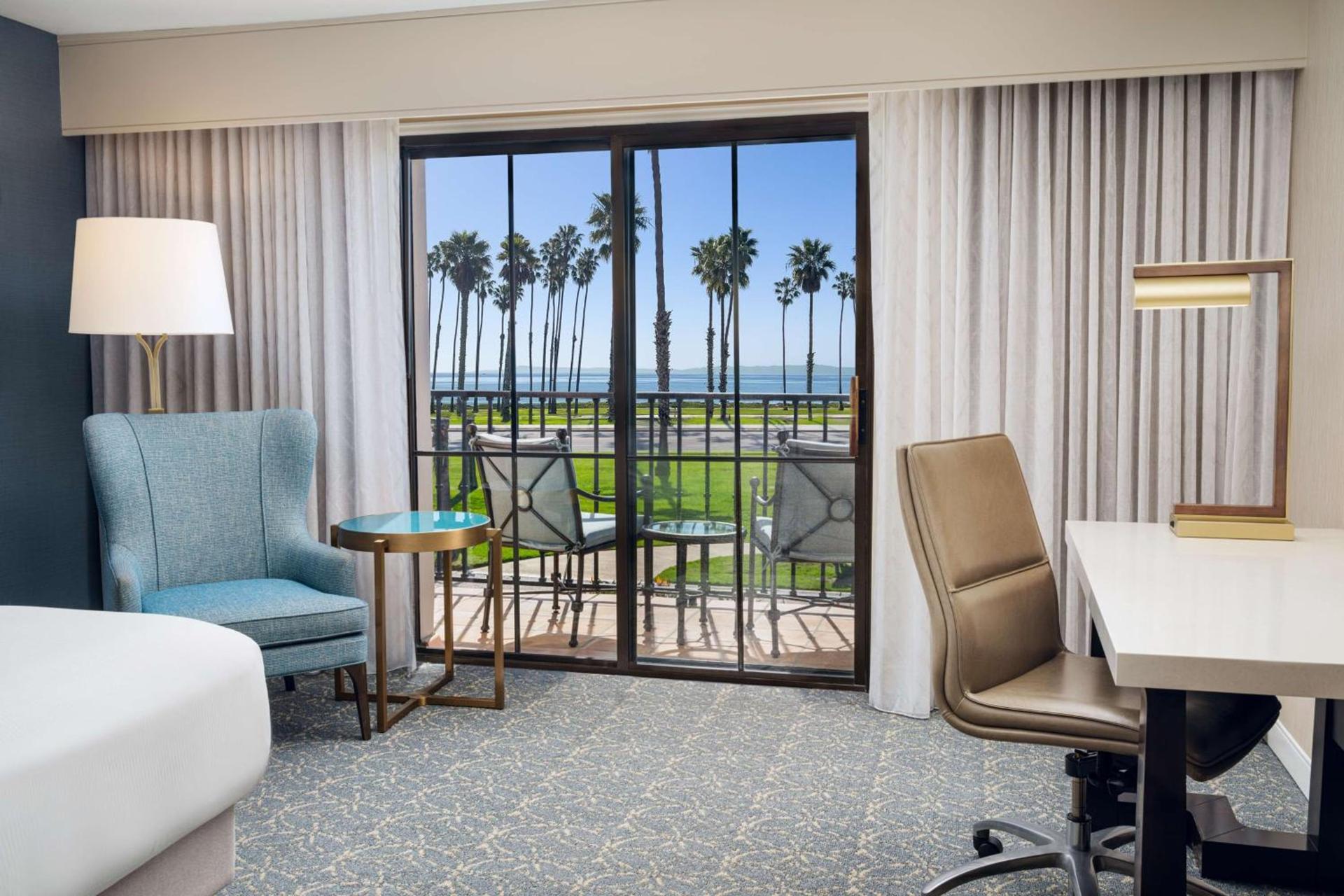Hilton Santa Barbara Beachfront Resort photo 33