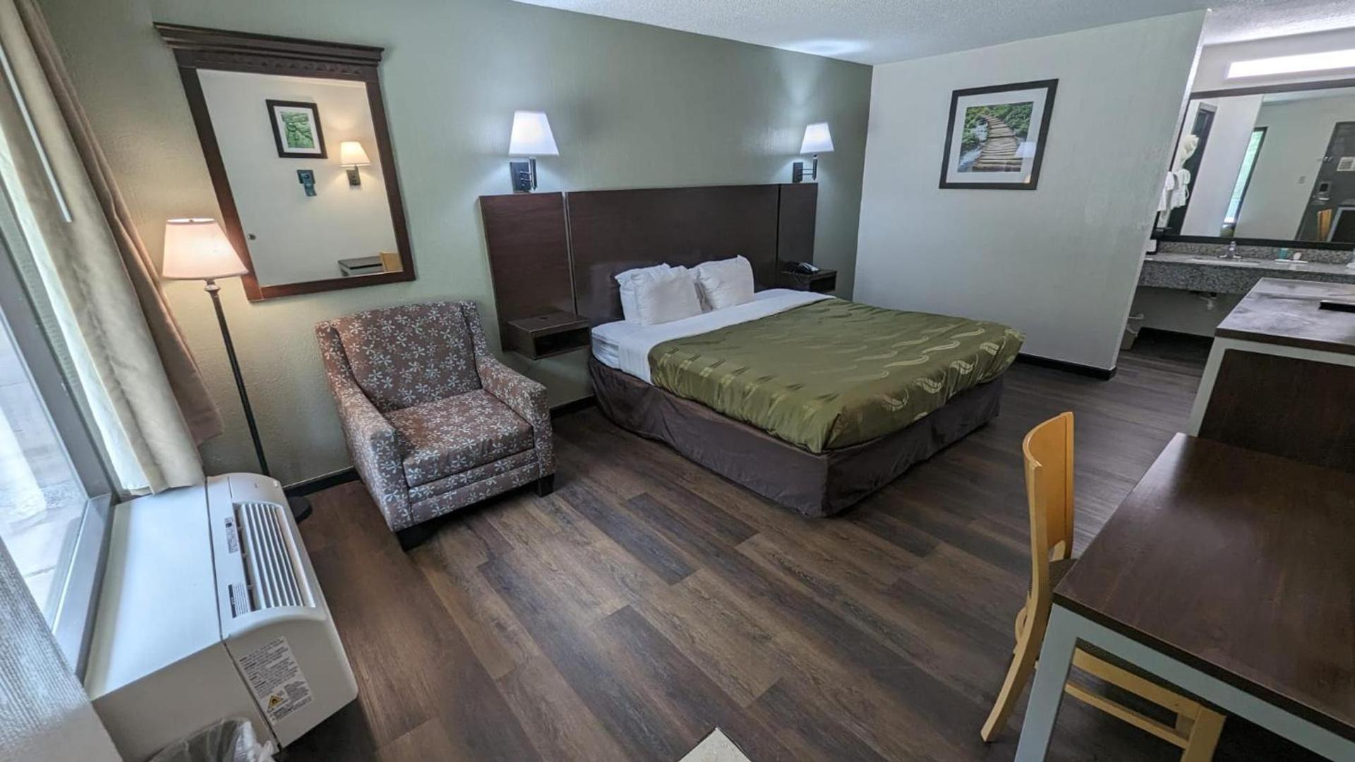 Quality Inn Moss Point - Pascagoula photo 21