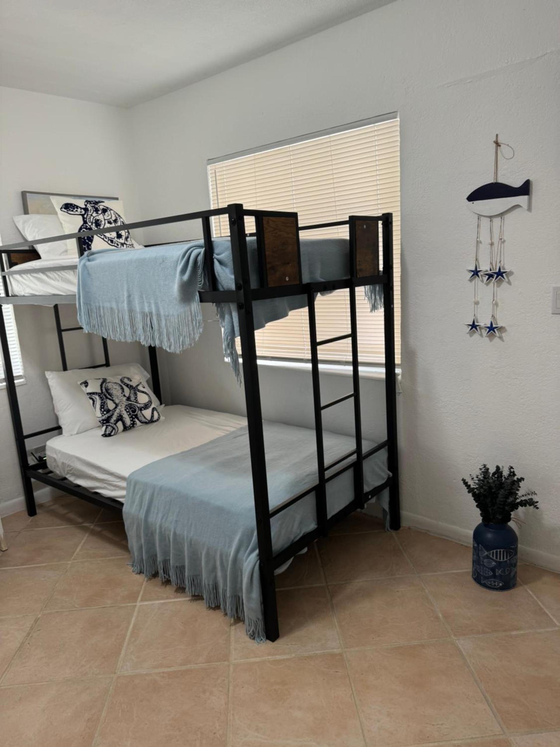 Hostel Beds & Sheets FLL AIRPORT photo 2