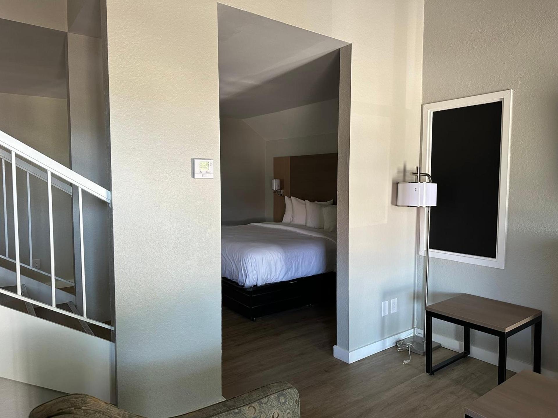 MainStay Suites Springfield South - Battlefield Rd photo 10