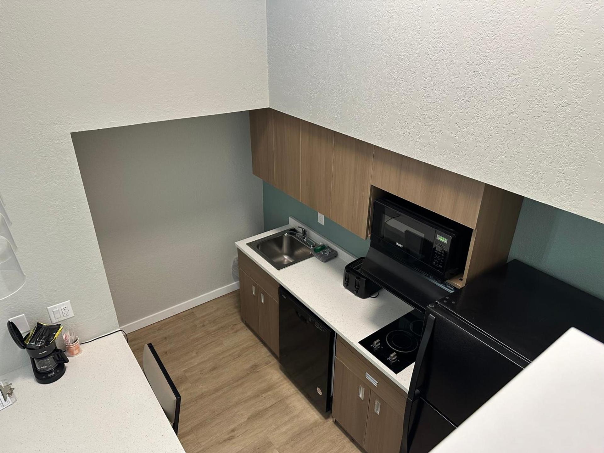 MainStay Suites Springfield South - Battlefield Rd photo 29