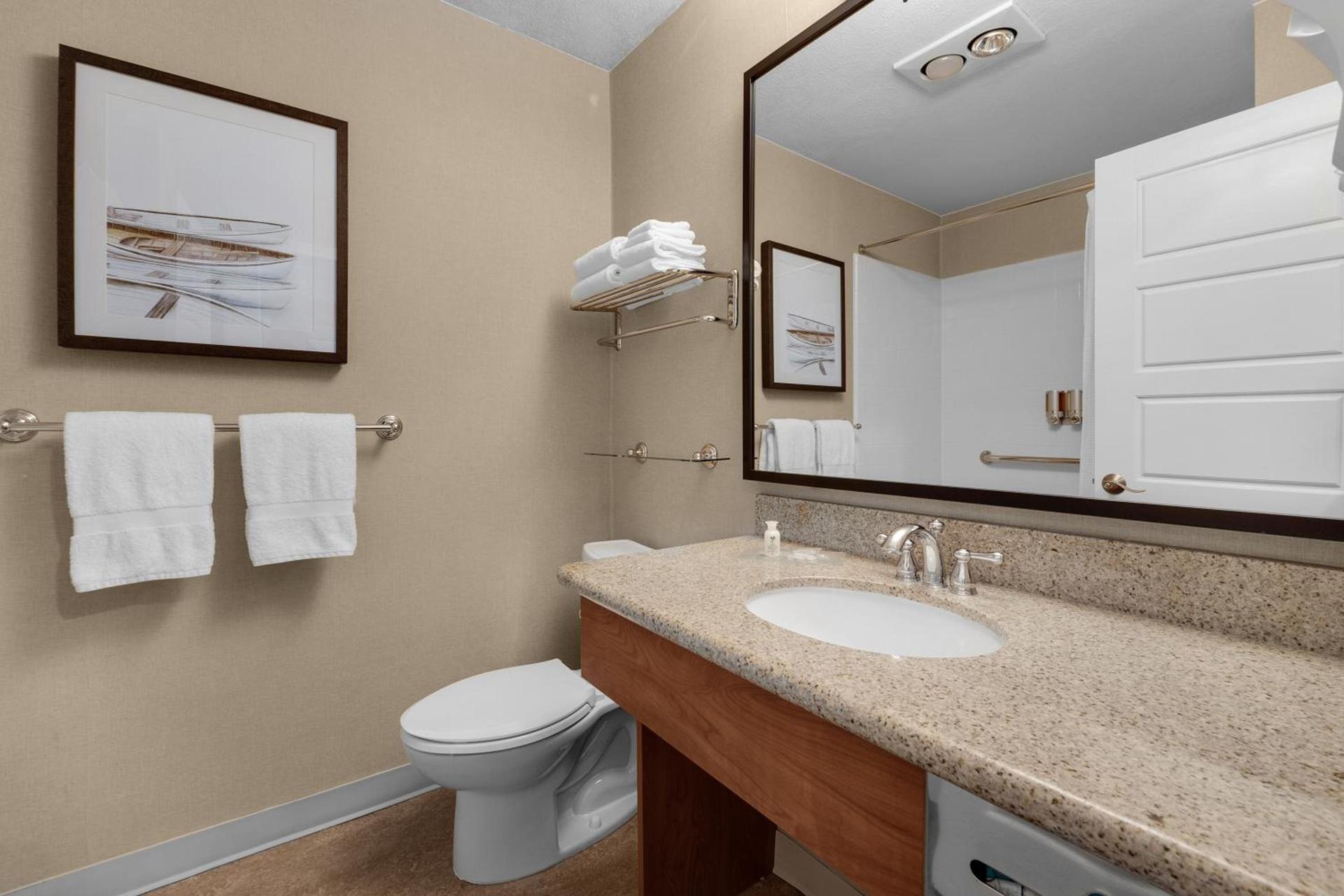 Schooner's Cove Inn photo 23