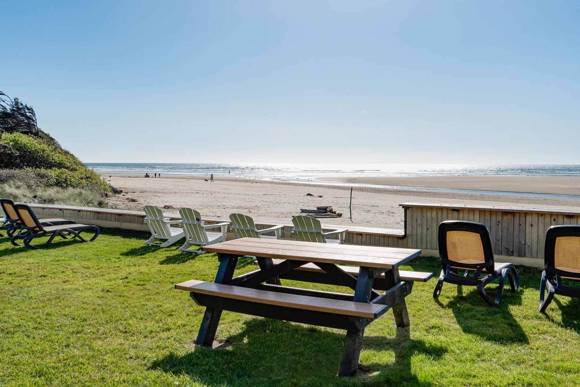 Schooner's Cove Inn photo 30