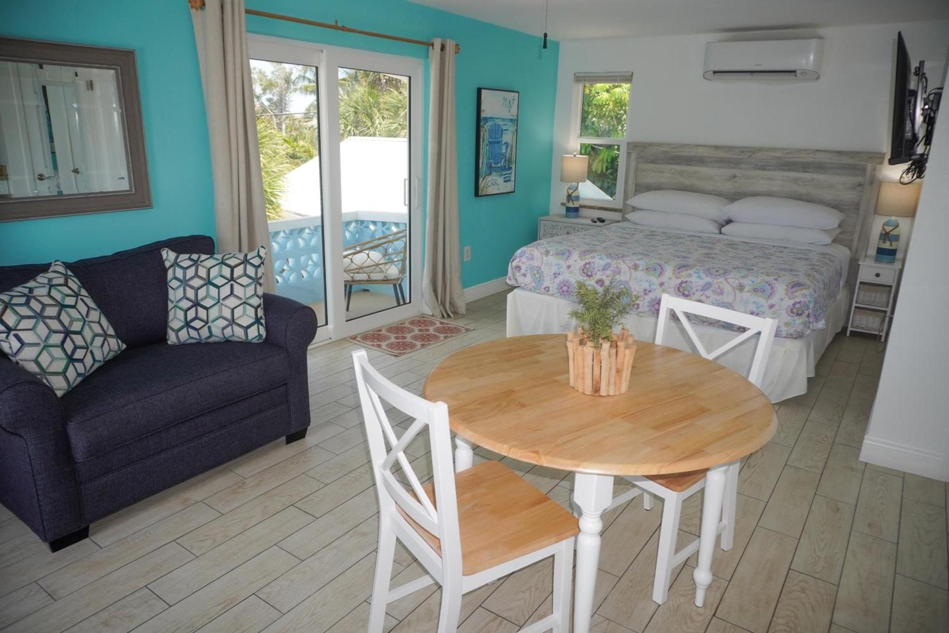 The Pearl Beach Inn photo 79