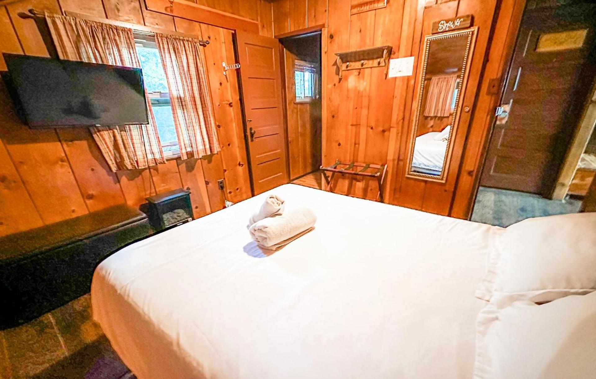 ITH Big Bear Lake Hostel & Lodge photo 60