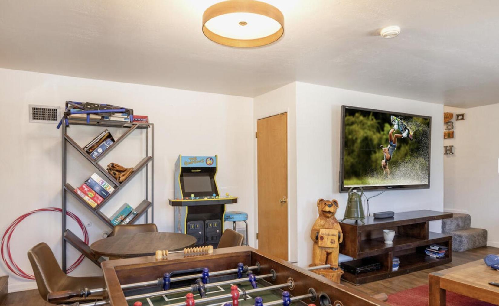 ITH Big Bear Lake Hostel & Lodge photo 30