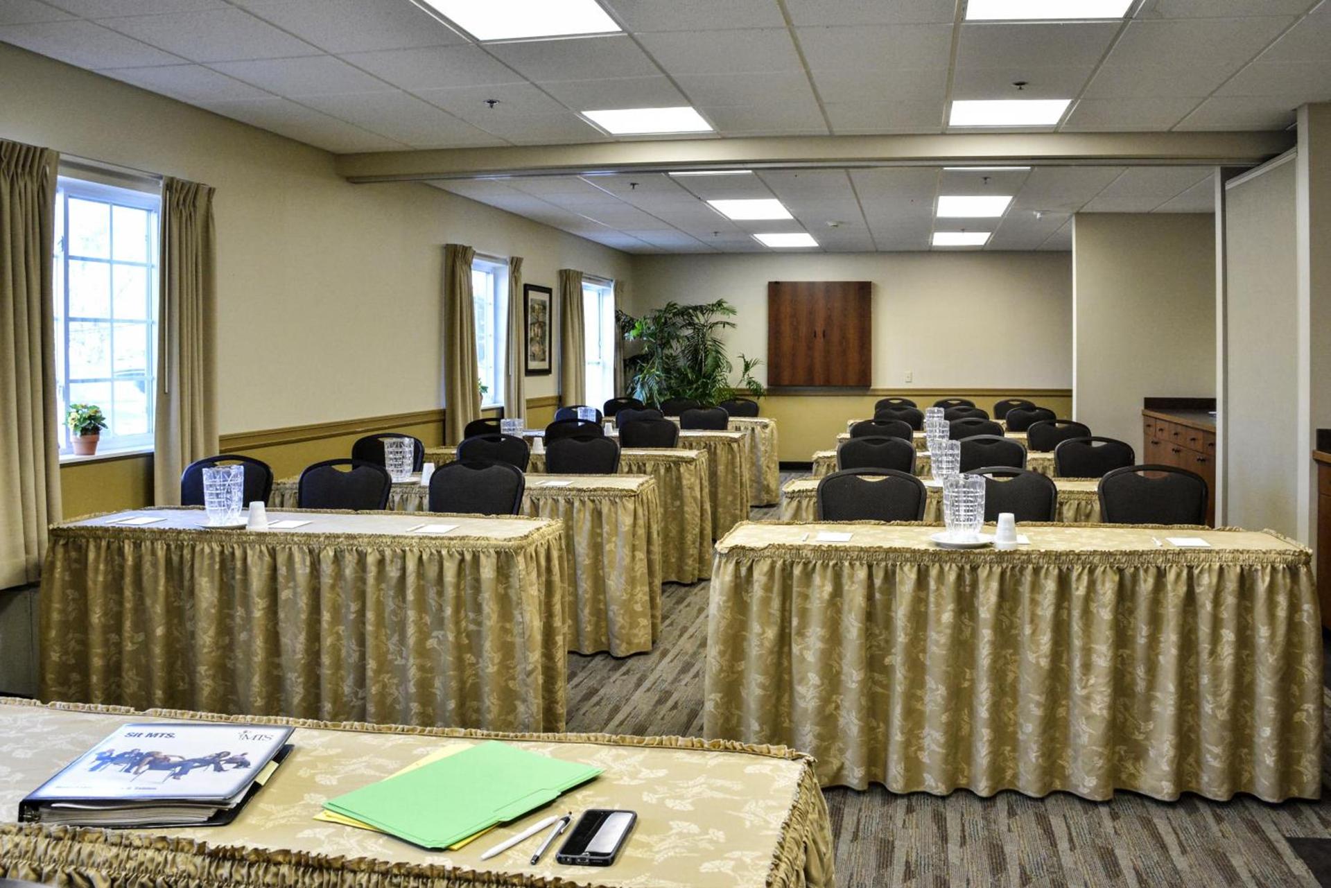 Cresthill Suites Syracuse photo 25