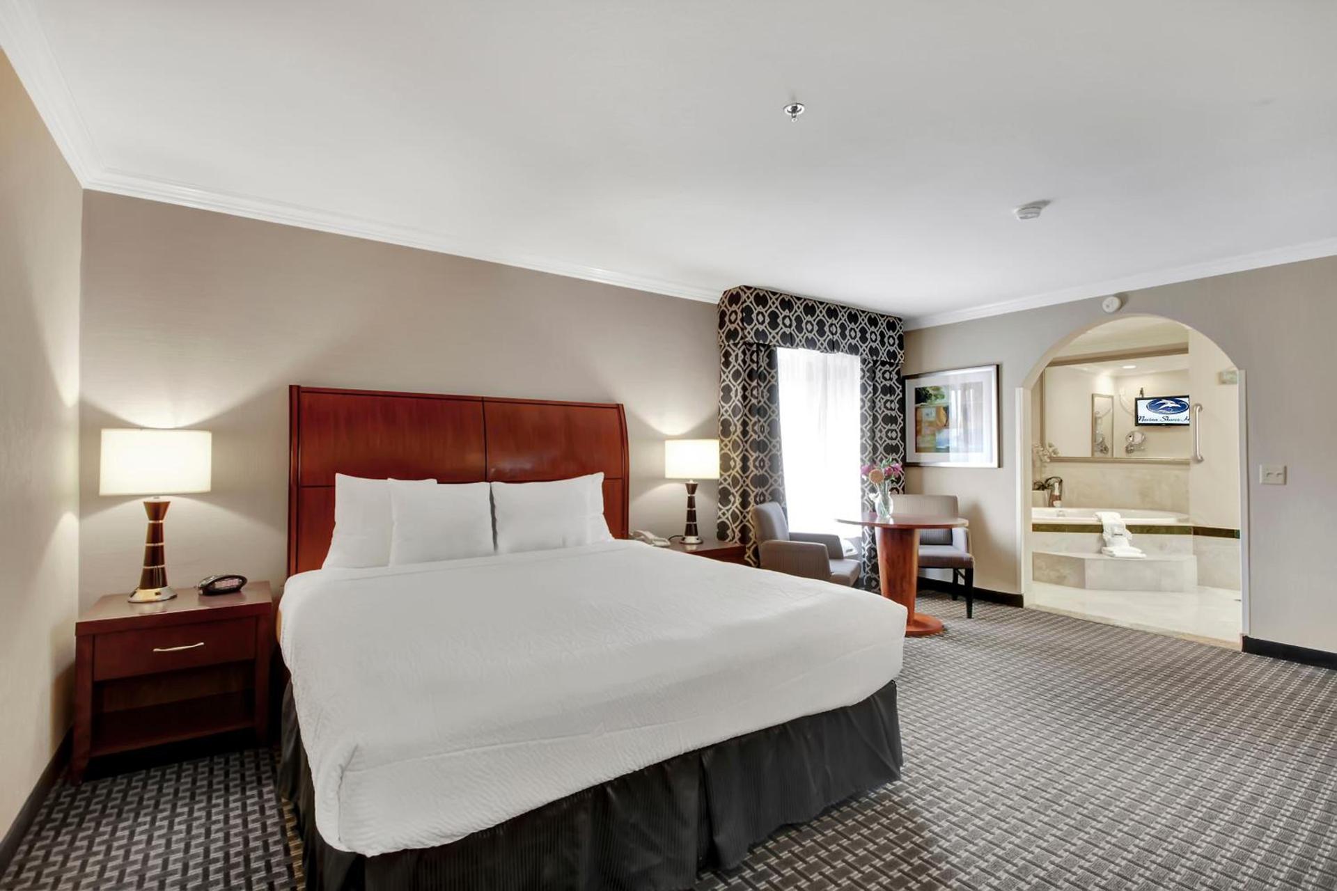 Best Western Plus Marina Shores Hotel photo 33