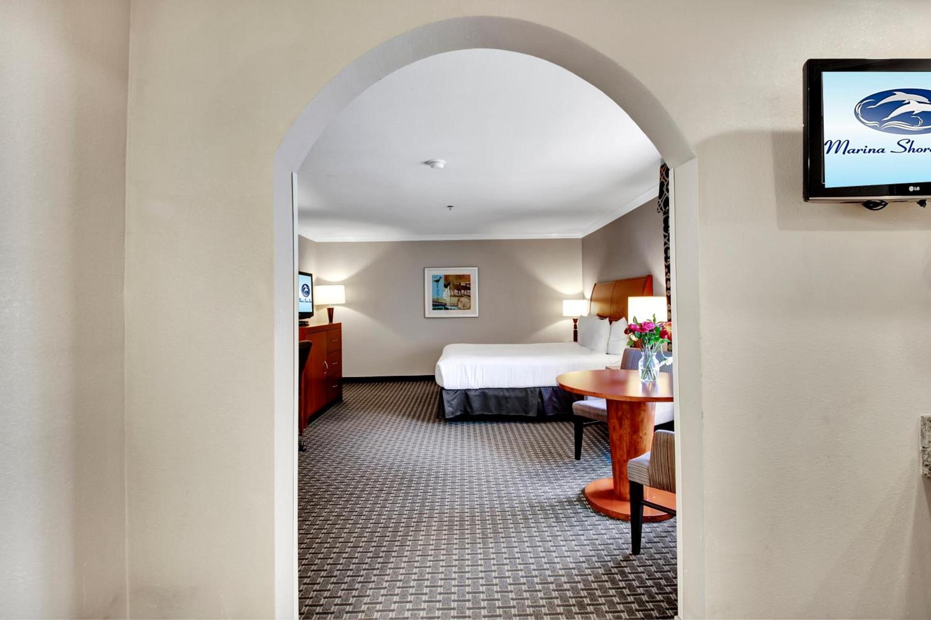 Best Western Plus Marina Shores Hotel photo 34