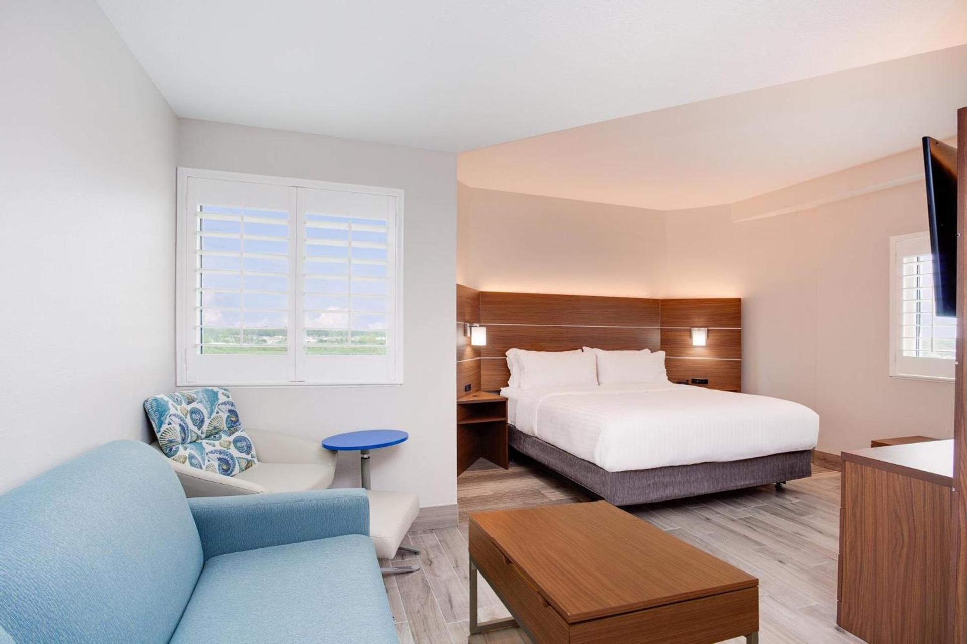 Holiday Inn Express & Suites Panama City Beach - Beachfront by IHG photo 93