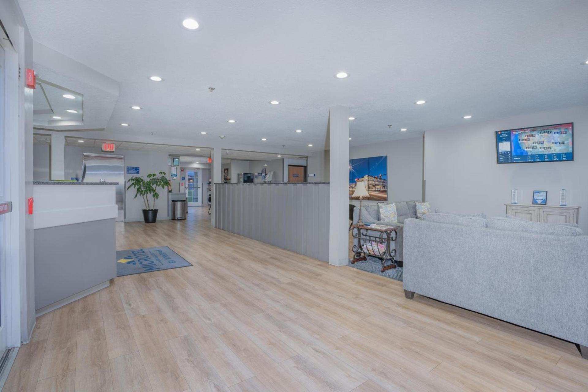 Microtel Inn & Suites by Wyndham Albertville photo 4