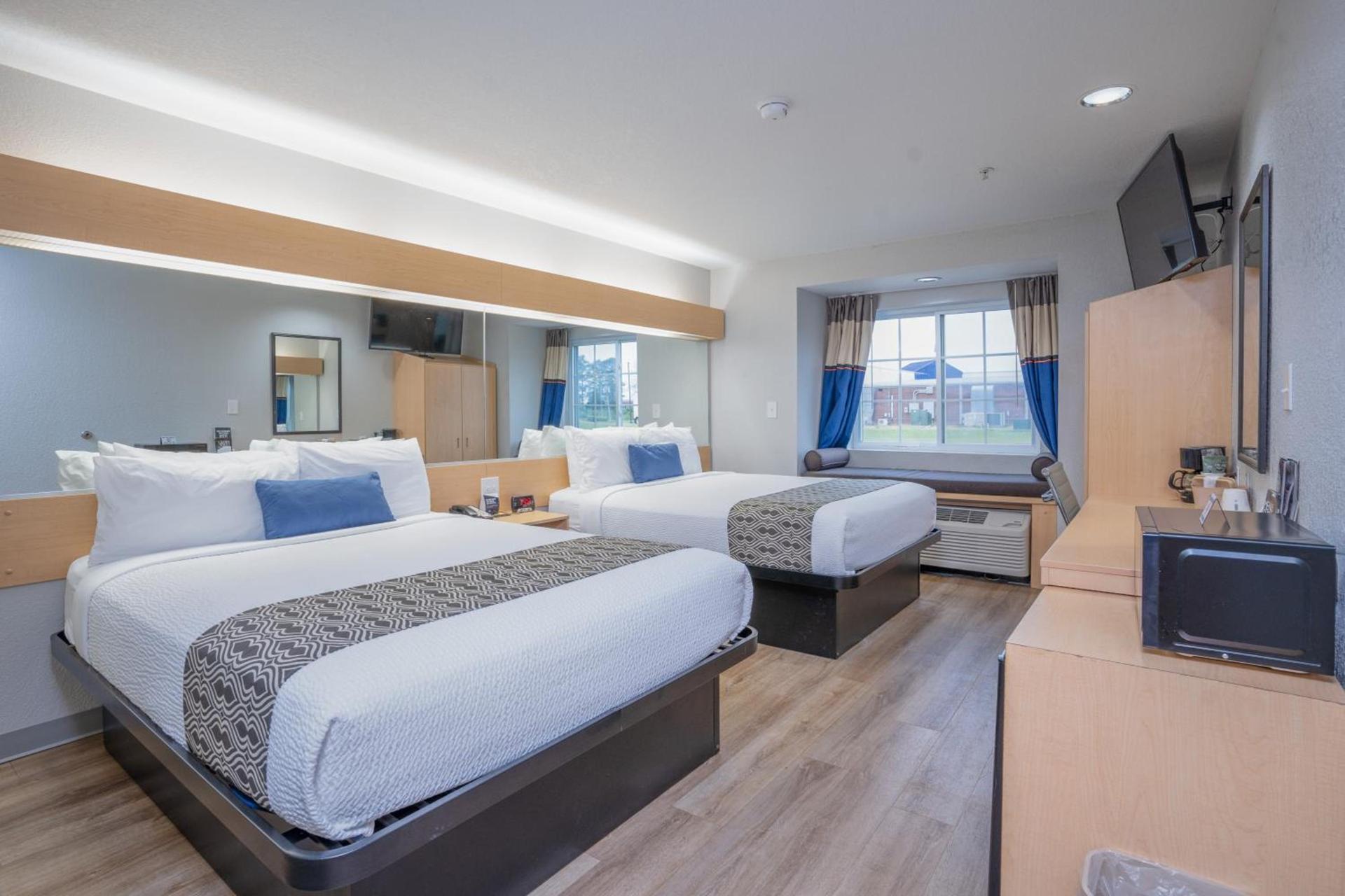 Microtel Inn & Suites by Wyndham Albertville photo 22