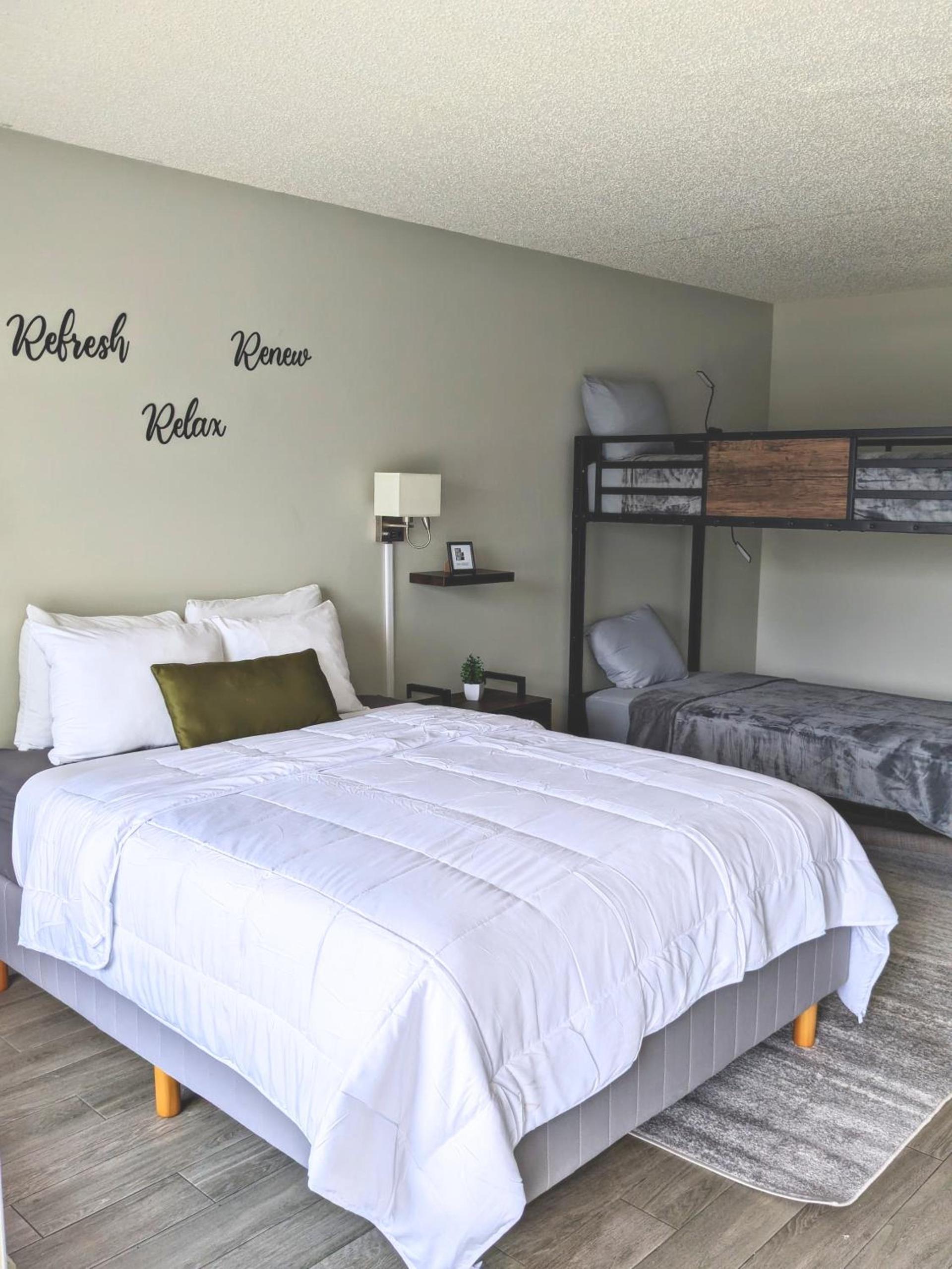 Gateway Inn photo 24