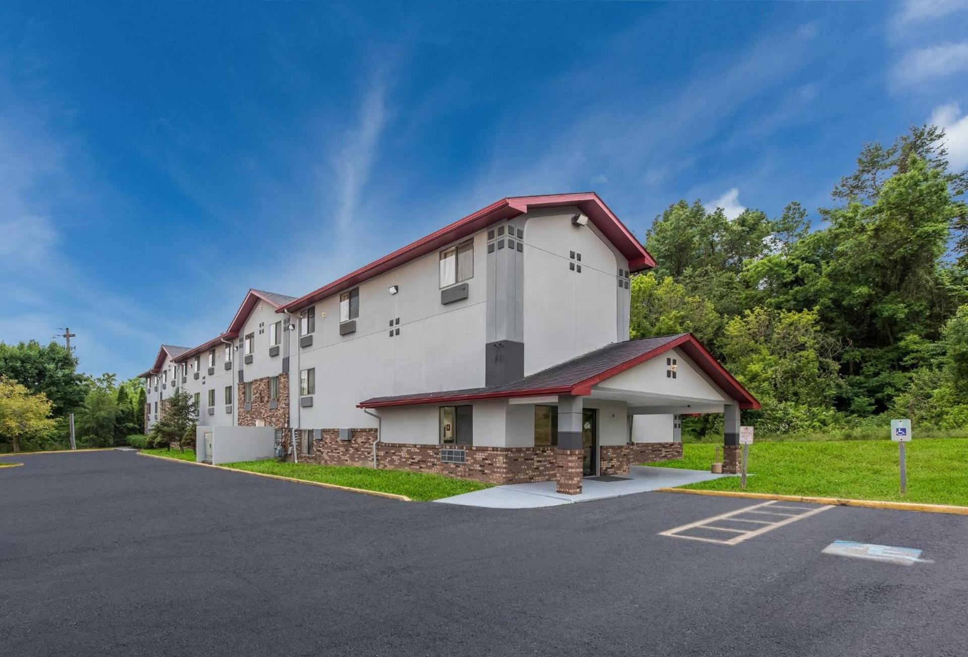 Red Roof Inn Mansfield photo 2