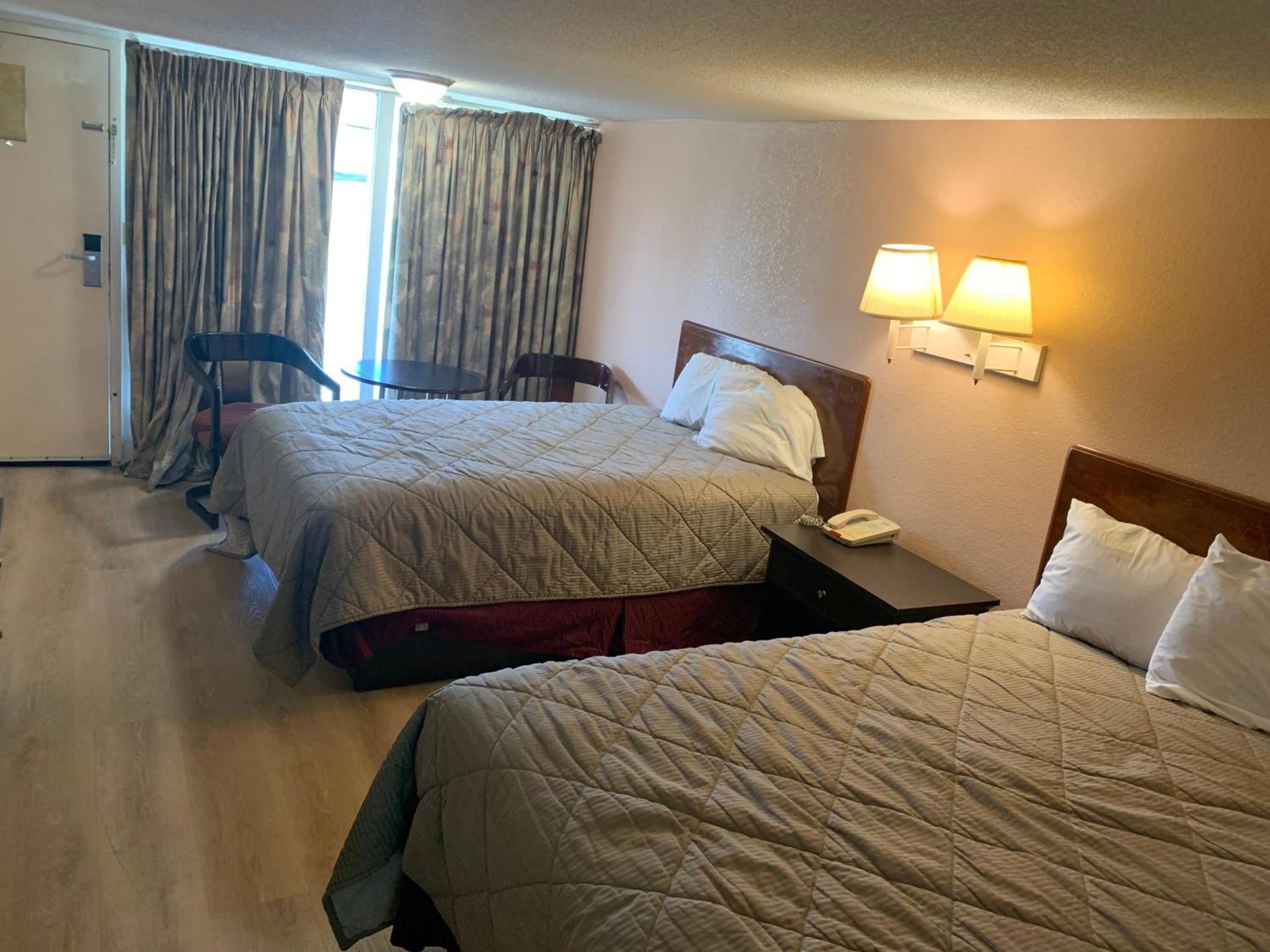 Tollway Inn Beloit photo 24