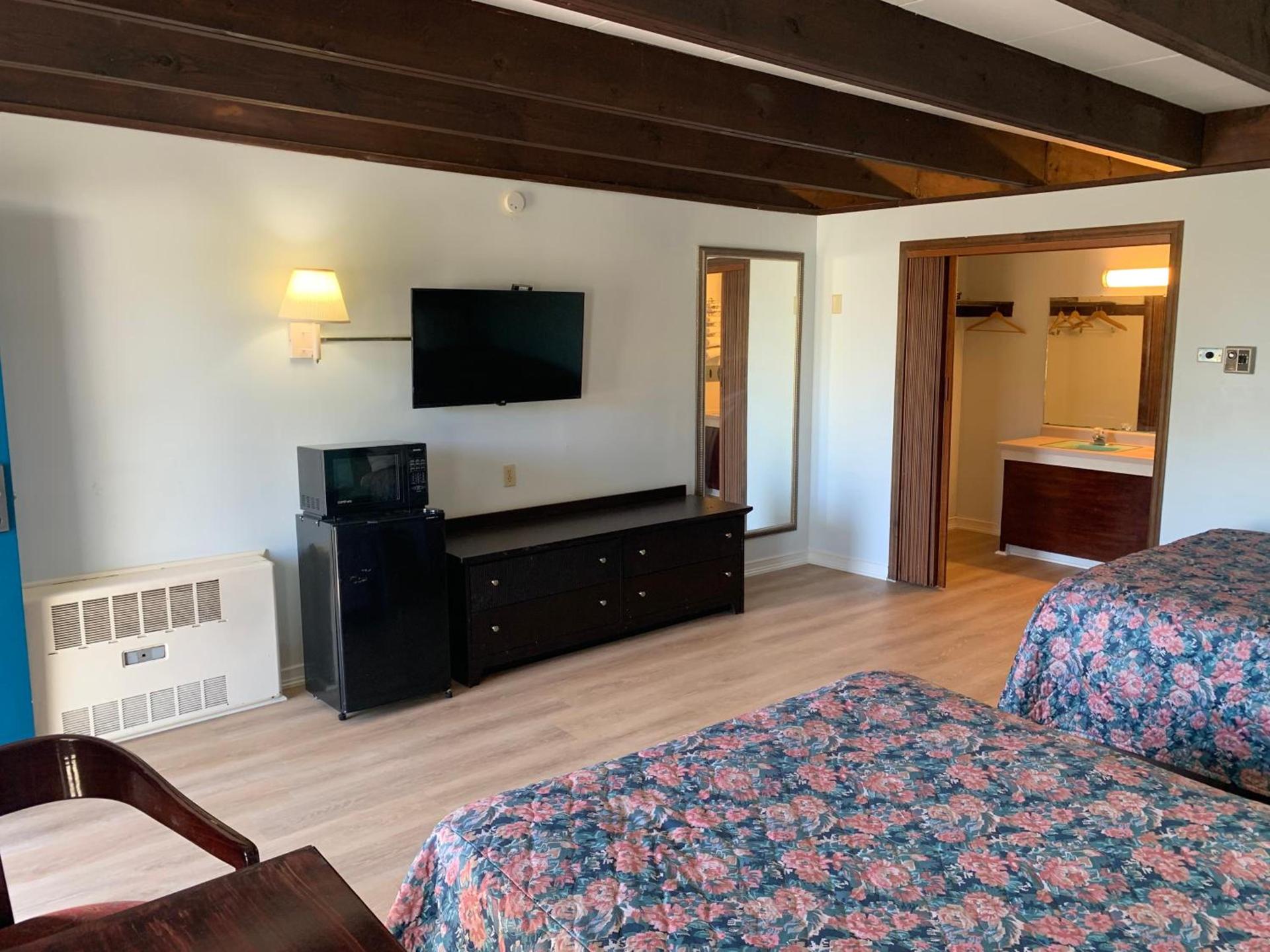 Tollway Inn Beloit photo 6