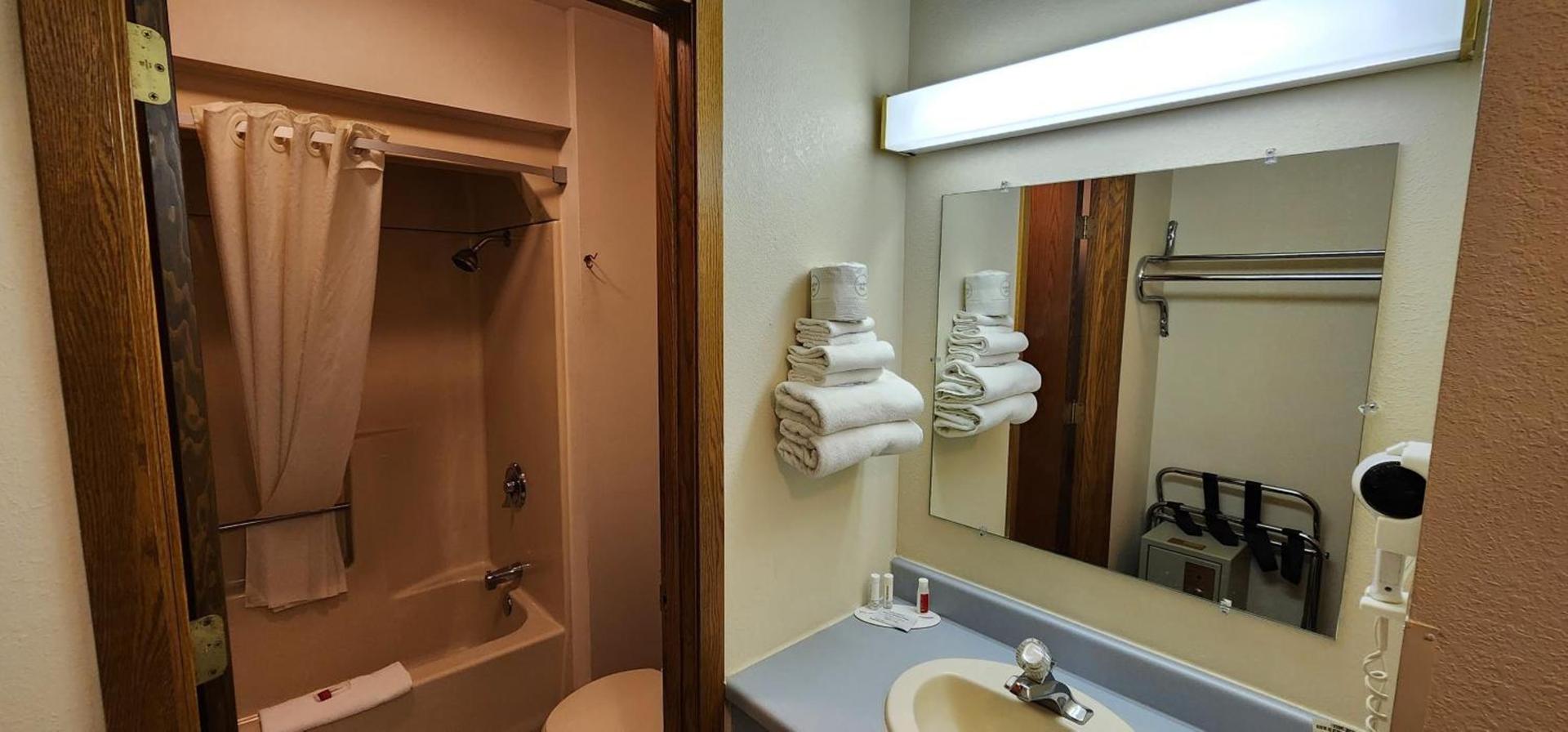 Iron Mountain Inn & Suites MI US 2 photo 10