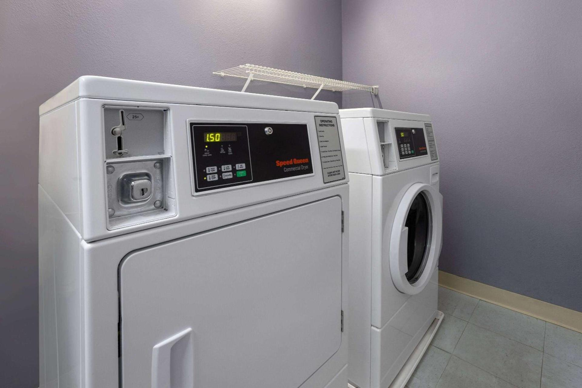 Microtel Inn and Suites Dover photo 13
