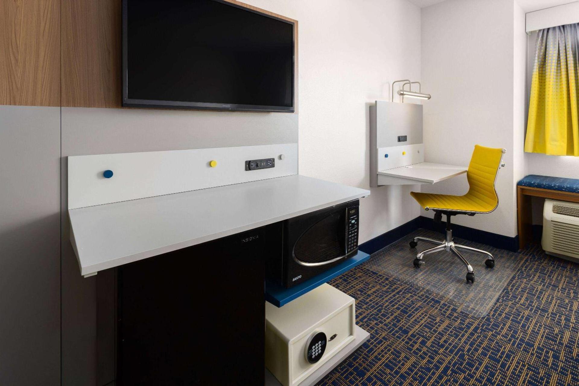 Microtel Inn and Suites Dover photo 23