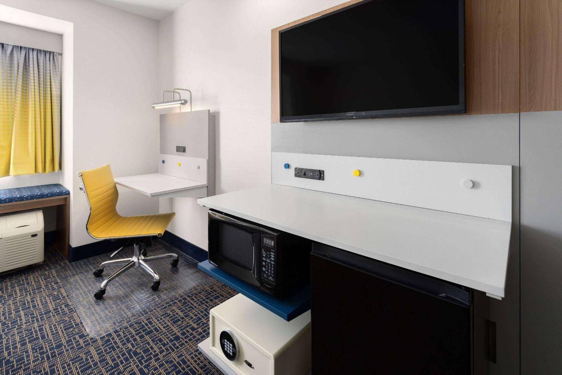 Microtel Inn and Suites Dover photo 20