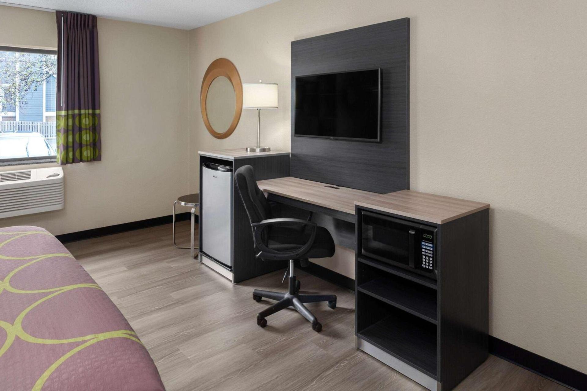 Super 8 by Wyndham Copley Akron photo 25