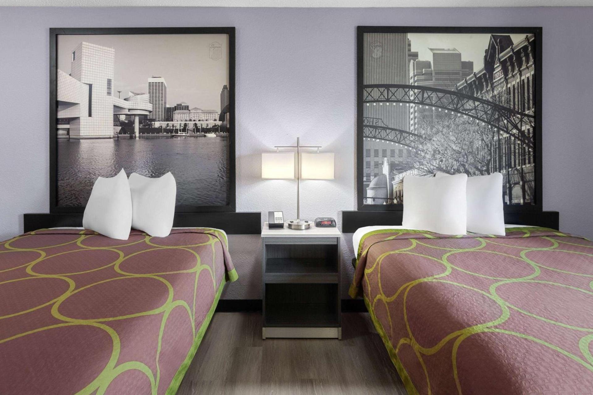 Super 8 by Wyndham Copley Akron photo 12