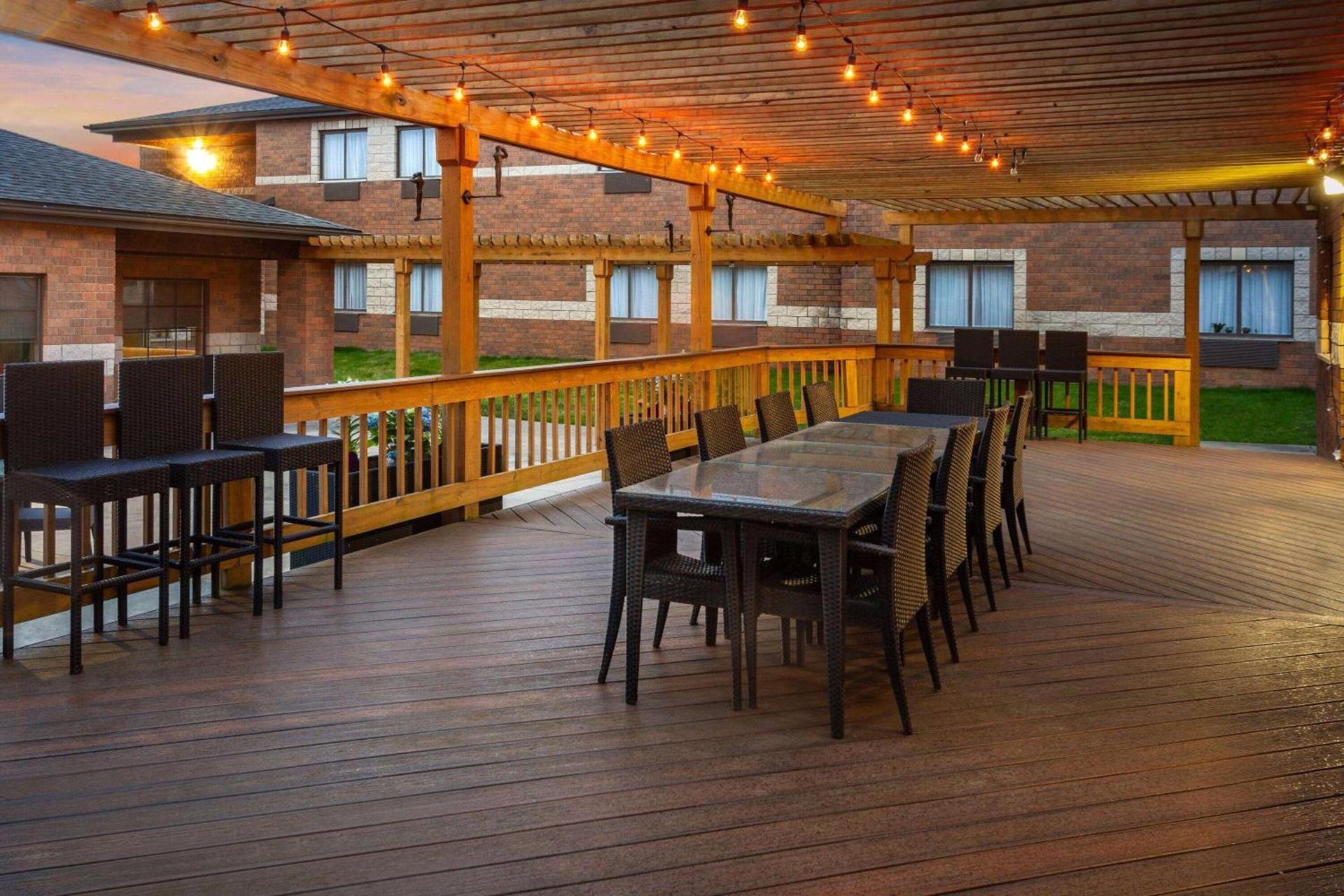 Super 8 by Wyndham Copley Akron photo 13