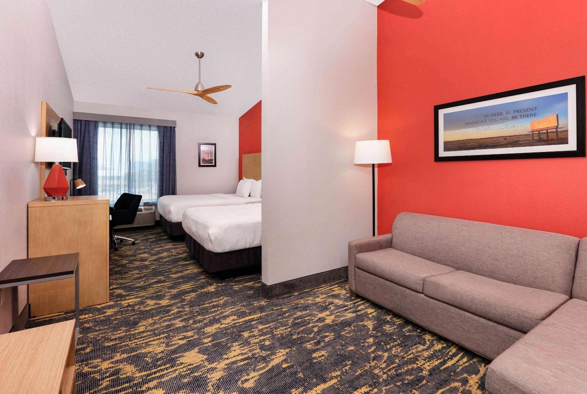 La Quinta by Wyndham Dallas - Las Colinas photo 11